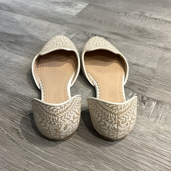 Restricted Tan and White Flats - Picture 3 of 5